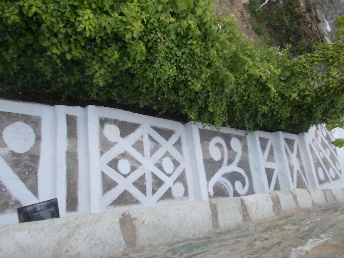 Cyclades Olive Museum'S Guest House Pitrofos ภายนอก รูปภาพ