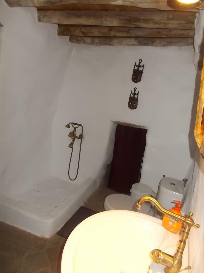 Cyclades Olive Museum'S Guest House Pitrofos ภายนอก รูปภาพ