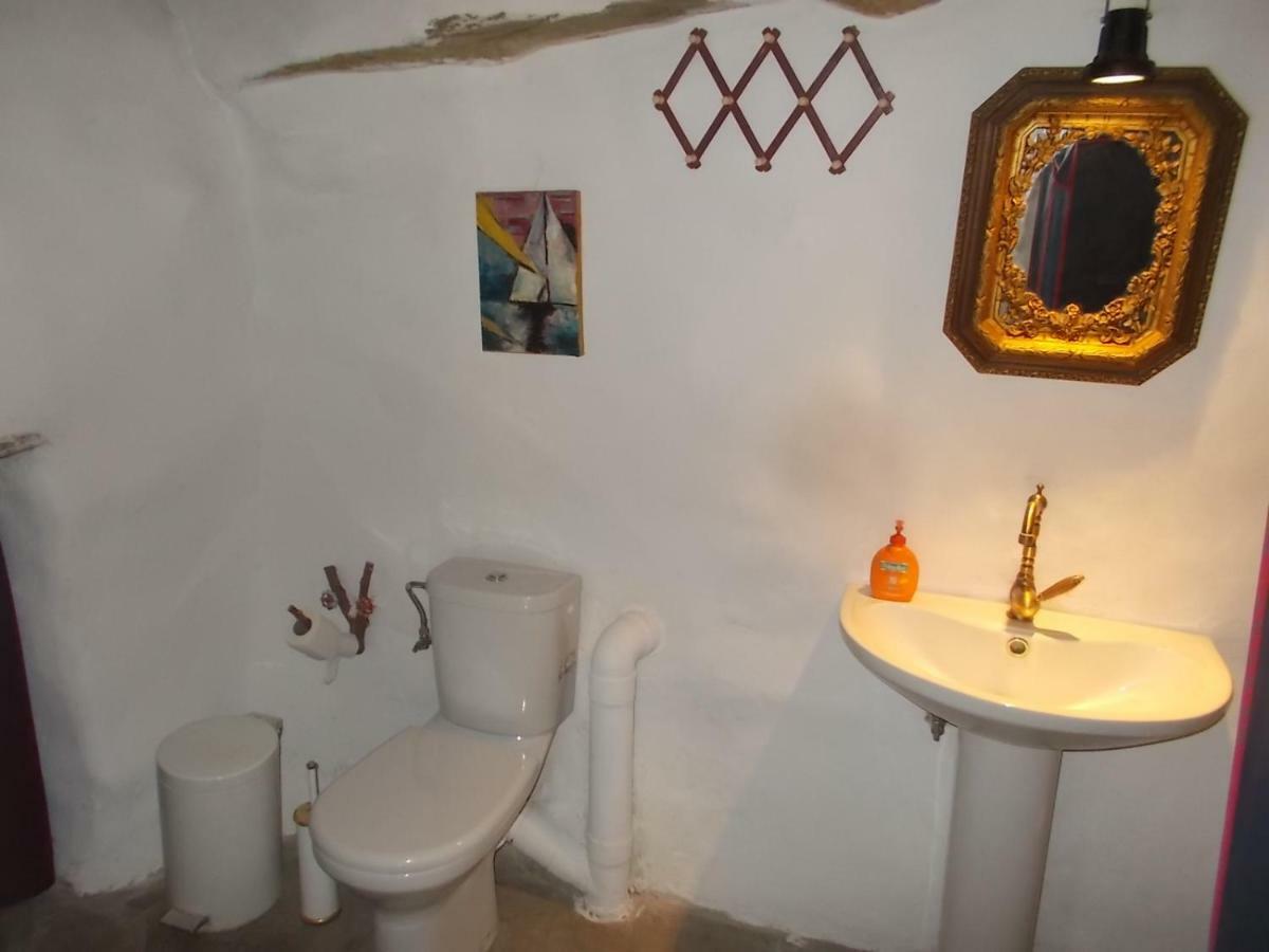 Cyclades Olive Museum'S Guest House Pitrofos ภายนอก รูปภาพ