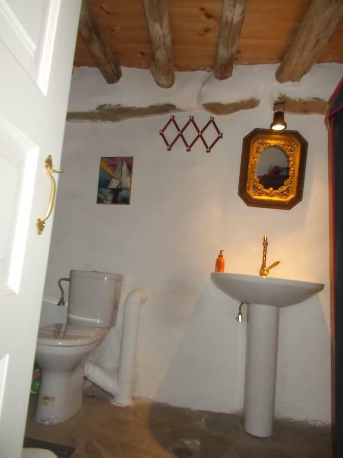 Cyclades Olive Museum'S Guest House Pitrofos ภายนอก รูปภาพ